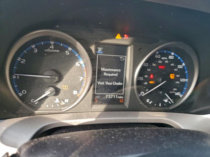 Фото 9 - TOYOTA RAV4