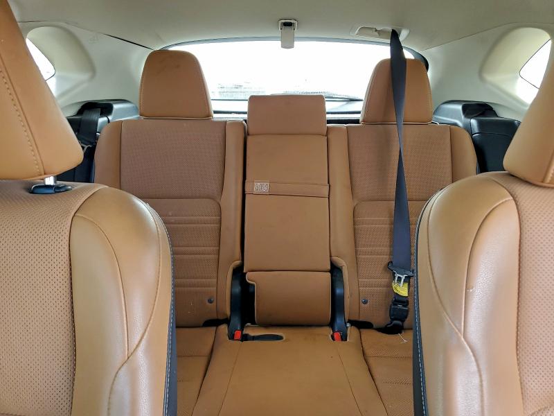 Фото 10 - LEXUS NX