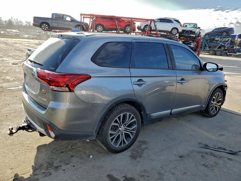 Фото 3 - MITSUBISHI OUTLANDER