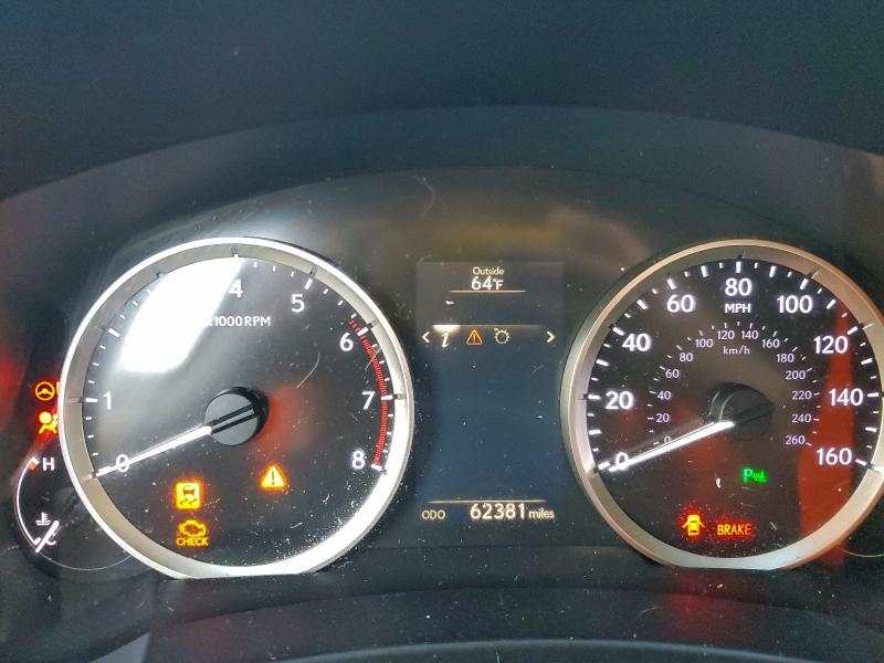 Фото 9 - LEXUS IS