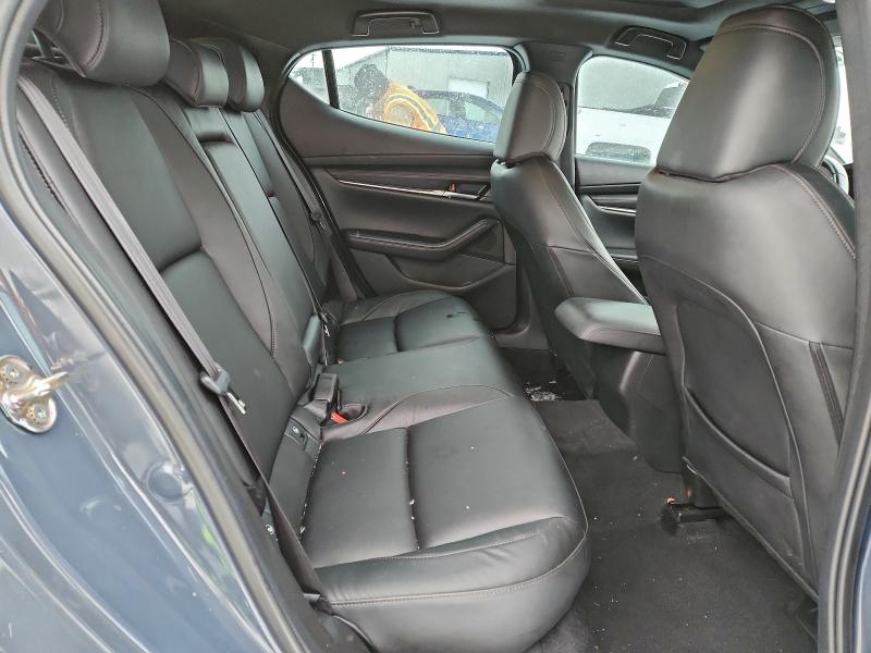 Фото 10 - MAZDA 3