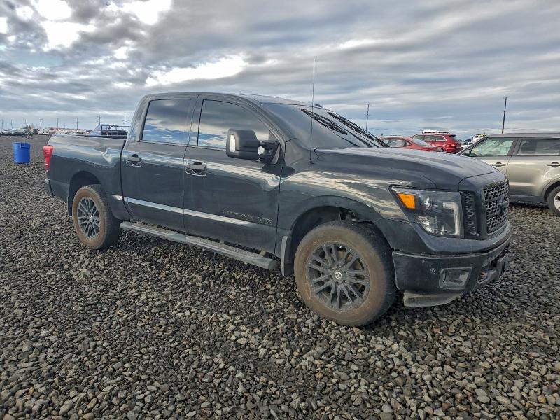 Фото 4 - NISSAN TITAN