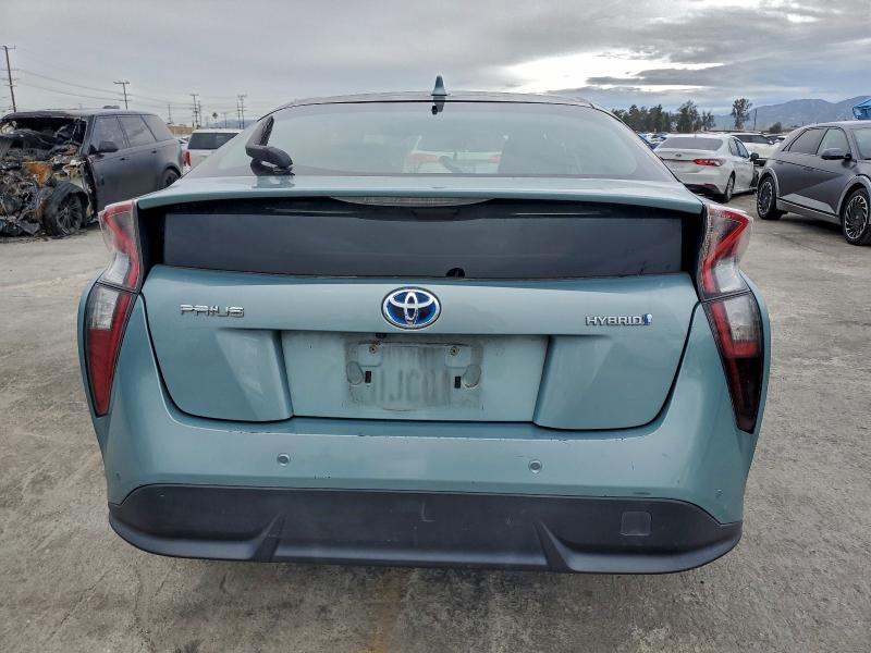 Фото 6 - TOYOTA PRIUS