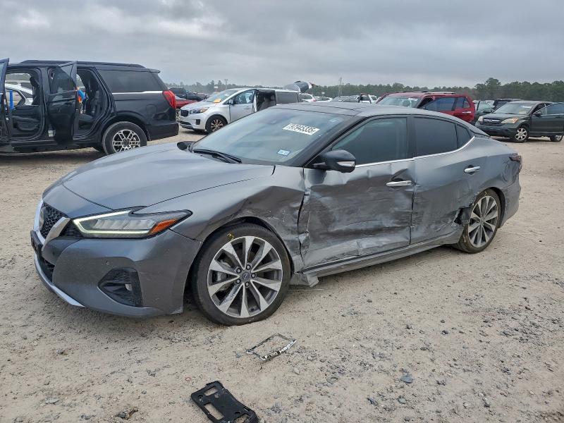 Фото 1 - NISSAN MAXIMA