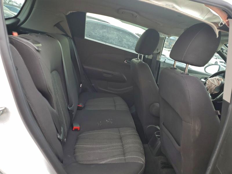 Фото 10 - CHEVROLET SONIC