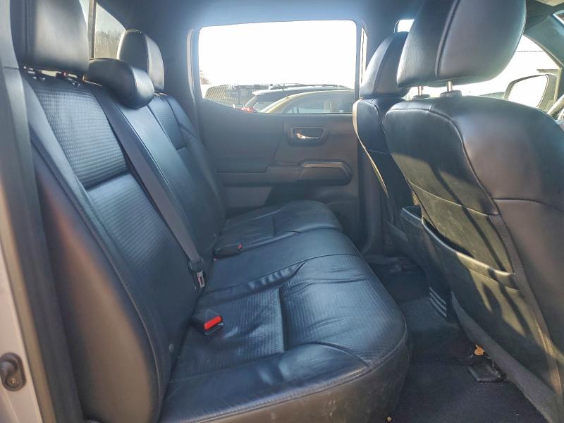 Фото 10 - TOYOTA TACOMA