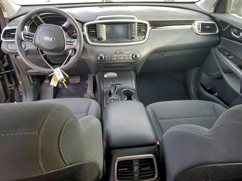 Фото 8 - KIA SORENTO