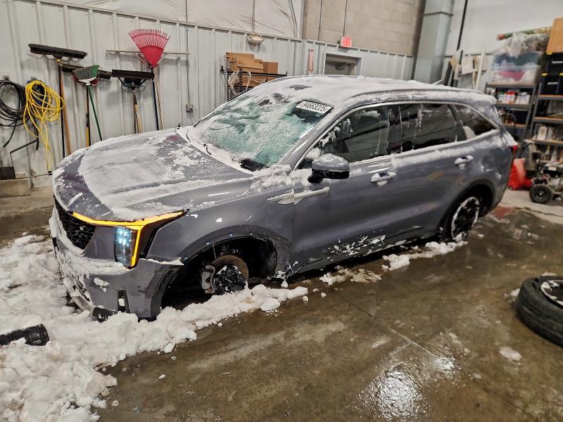 Фото 1 - KIA SORENTO