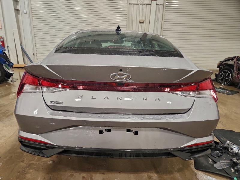 Фото 6 - HYUNDAI ELANTRA