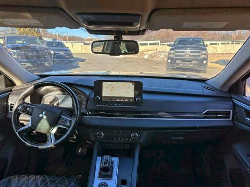 Фото 9 - MITSUBISHI OUTLANDER