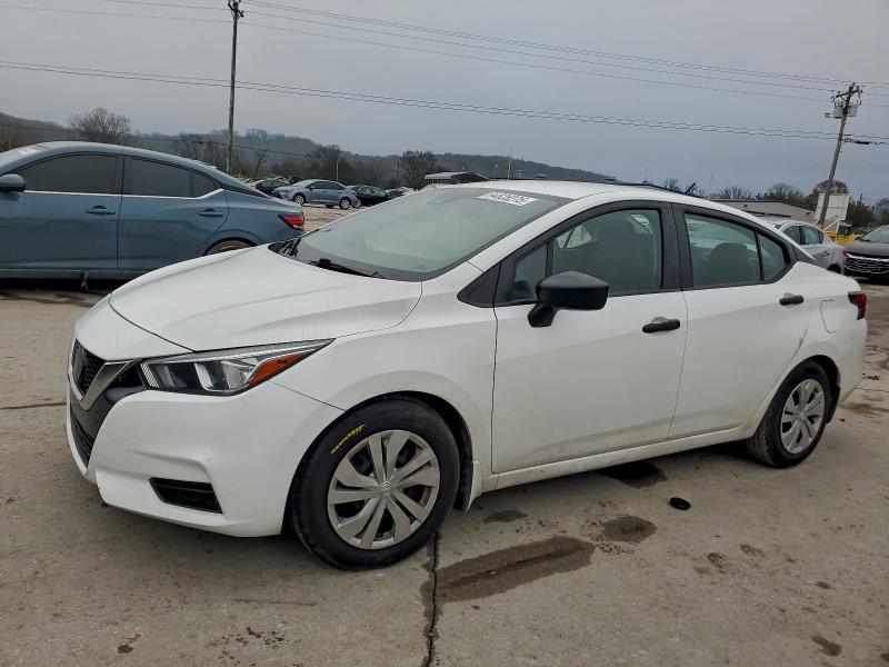 Фото 1 - NISSAN VERSA