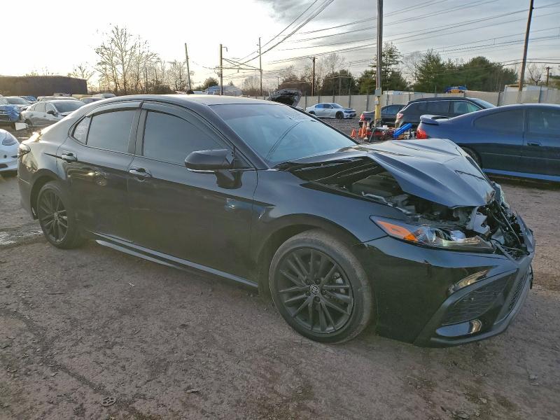 Фото 4 - TOYOTA CAMRY