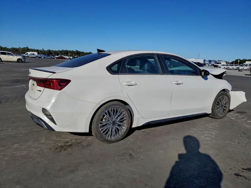 Фото 3 - KIA FORTE