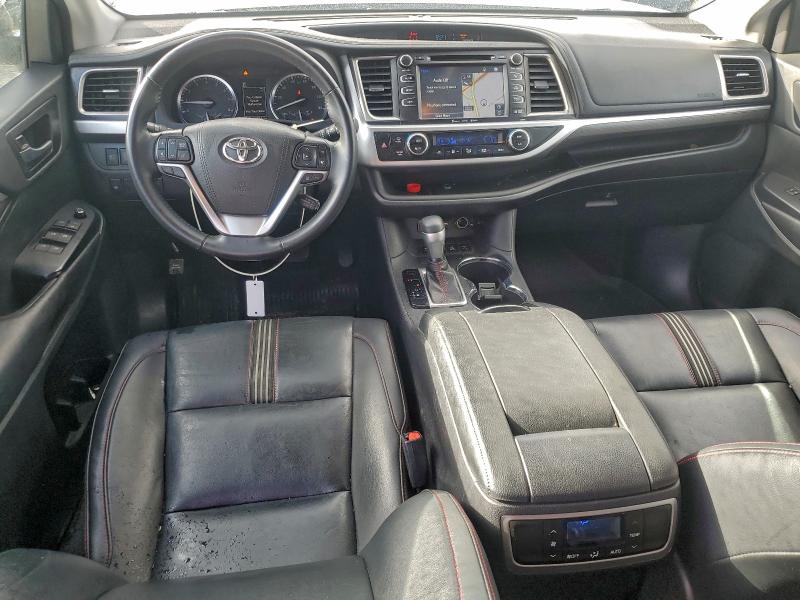 Фото 8 - TOYOTA HIGHLANDER