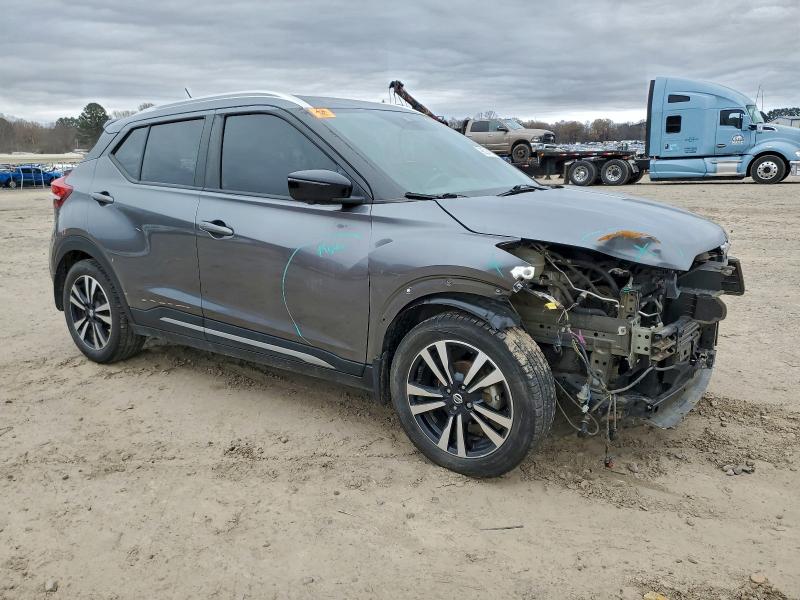 Фото 4 - NISSAN KICKS