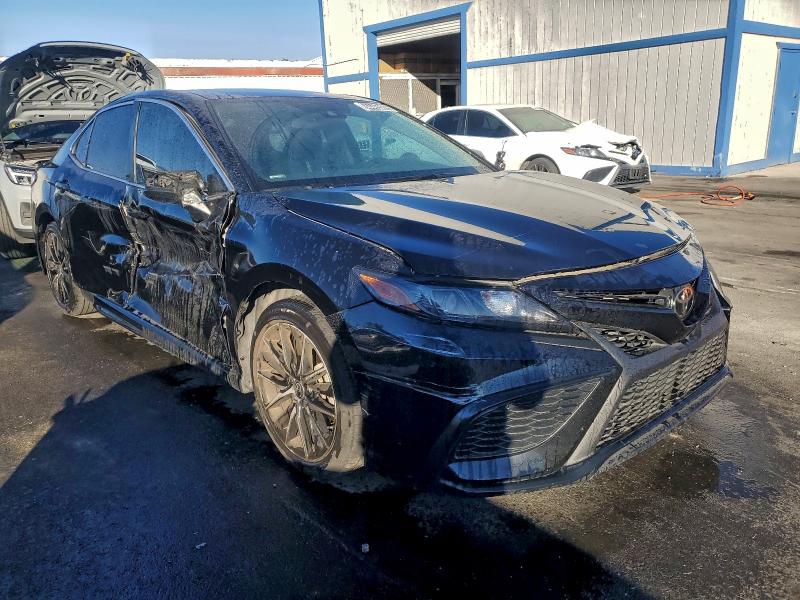 Фото 4 - TOYOTA CAMRY