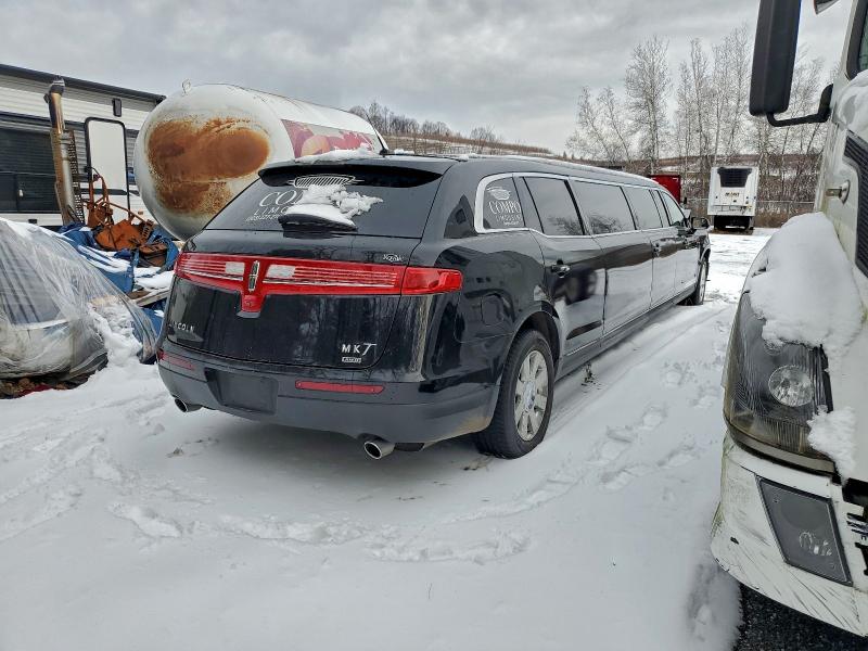 Фото 3 - LINCOLN MKT