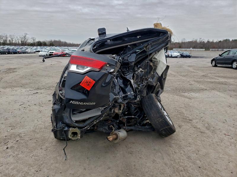 Фото 6 - TOYOTA HIGHLANDER