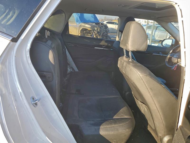 Фото 11 - KIA SELTOS