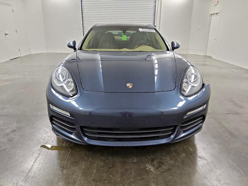 Фото 5 - PORSCHE PANAMERA