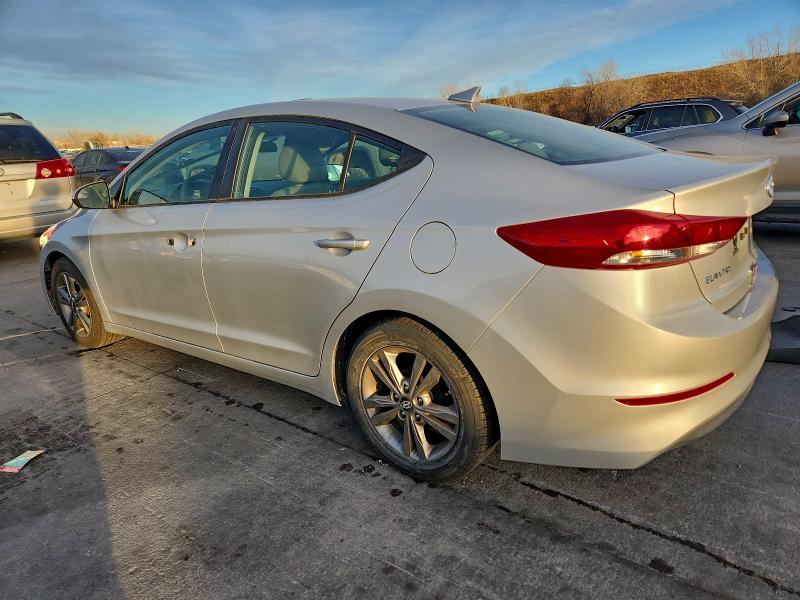 Фото 2 - HYUNDAI ELANTRA