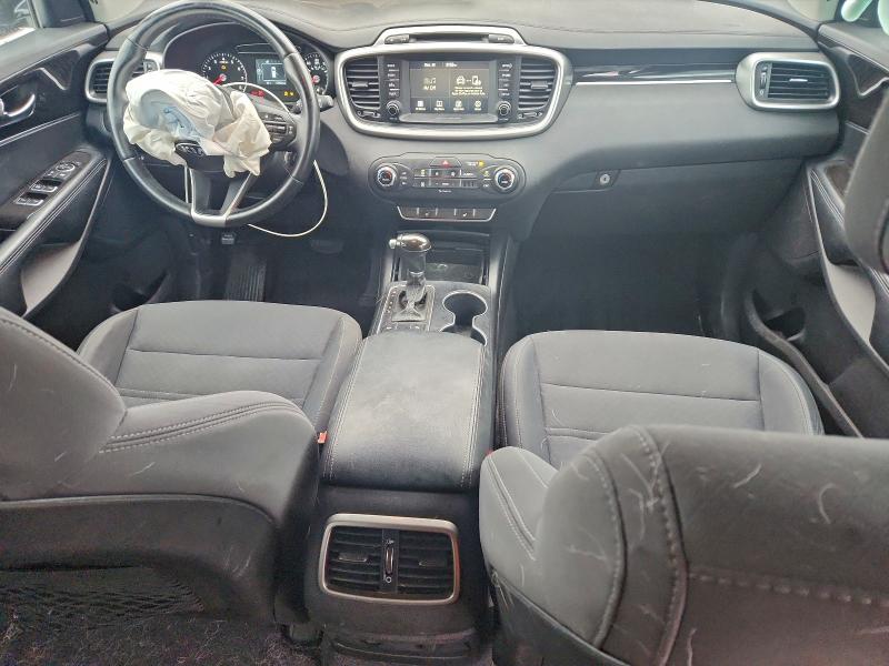 Фото 8 - KIA SORENTO