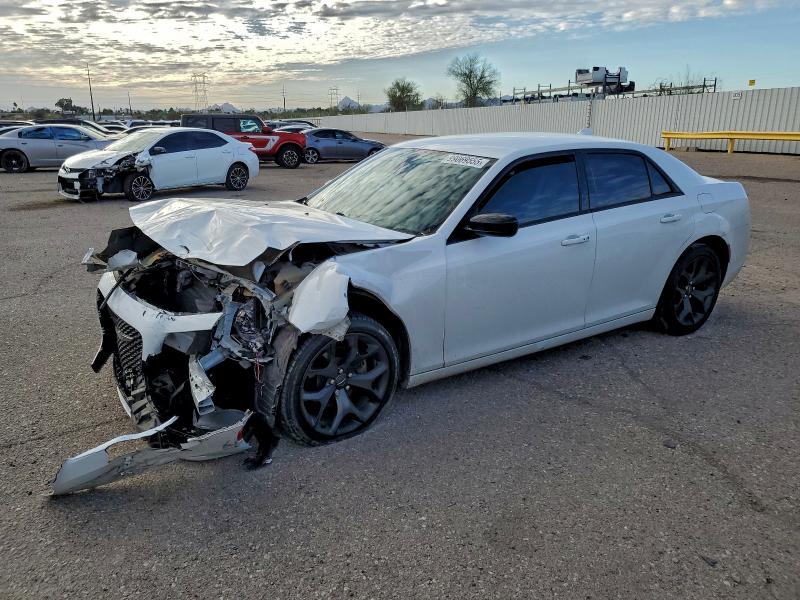 Фото 1 - CHRYSLER 300