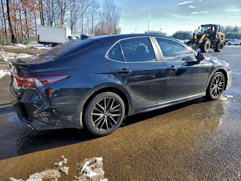 Фото 3 - TOYOTA CAMRY