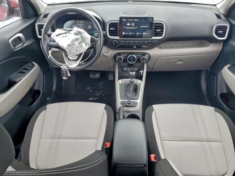 Фото 8 - HYUNDAI VENUE