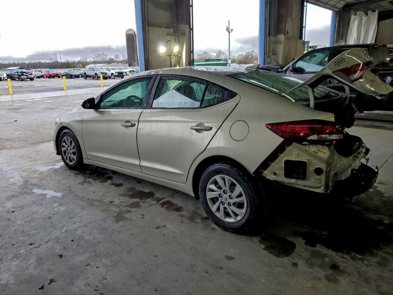 Фото 2 - HYUNDAI ELANTRA