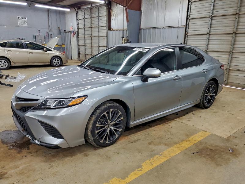 Фото 1 - TOYOTA CAMRY