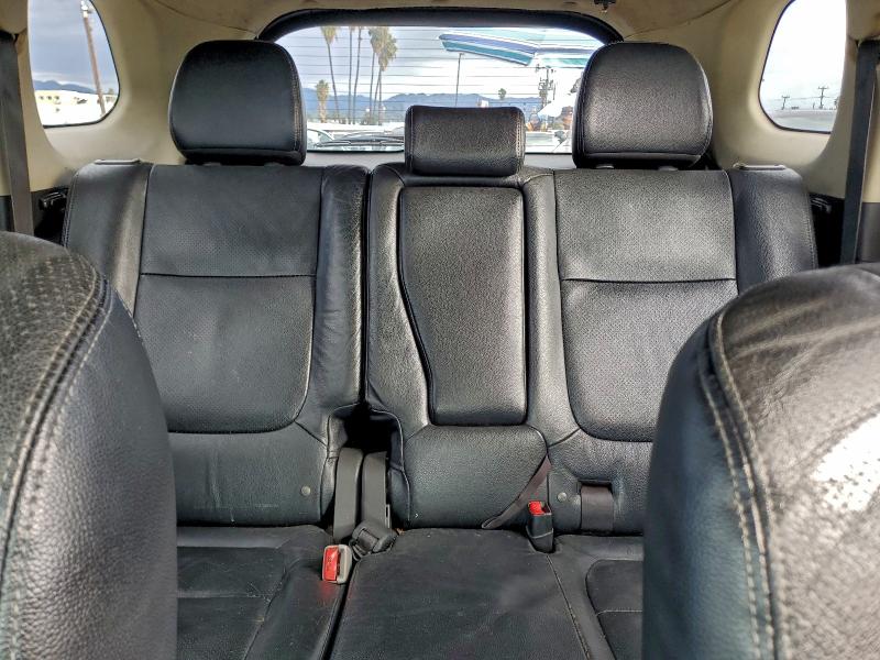 Фото 10 - MITSUBISHI OUTLANDER