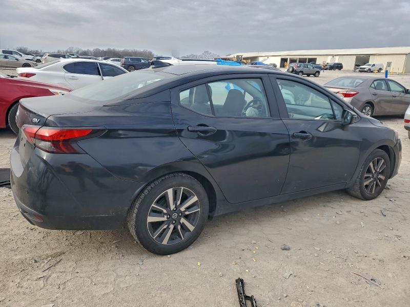 Фото 3 - NISSAN VERSA