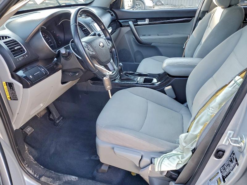 Фото 7 - KIA SORENTO