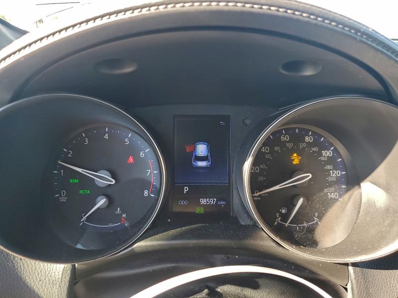 Фото 9 - TOYOTA C-HR