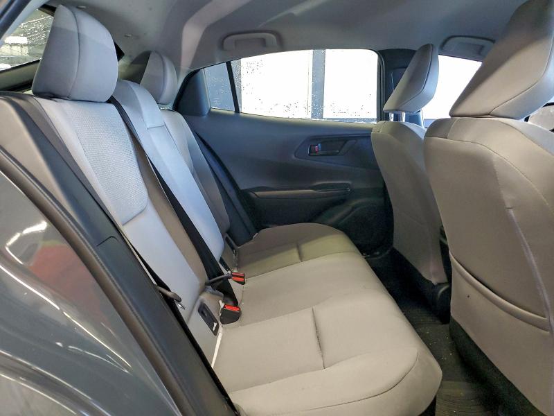 Фото 10 - TOYOTA PRIUS