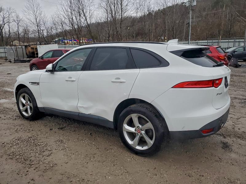 Фото 2 - JAGUAR F-PACE