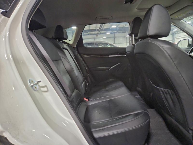 Фото 11 - KIA SELTOS