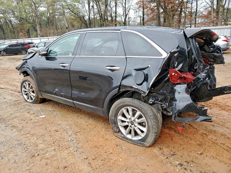 Фото 2 - KIA SORENTO