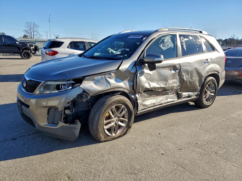 Фото 1 - KIA SORENTO