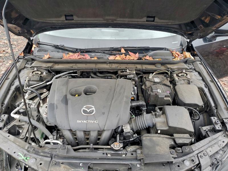 Фото 11 - MAZDA 3