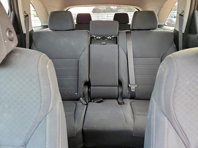 Фото 10 - KIA SORENTO