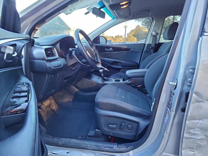 Фото 7 - KIA SORENTO