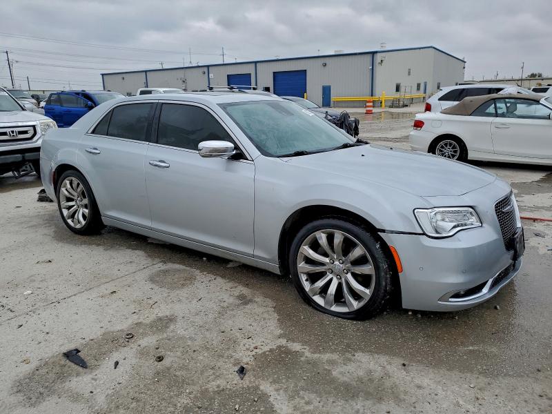Фото 4 - CHRYSLER 300