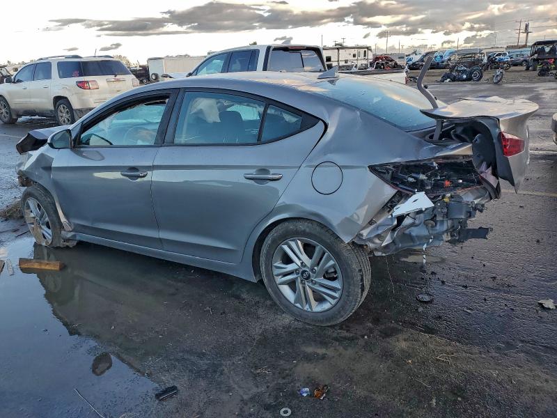 Фото 2 - HYUNDAI ELANTRA