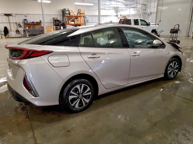 Фото 3 - TOYOTA PRIUS