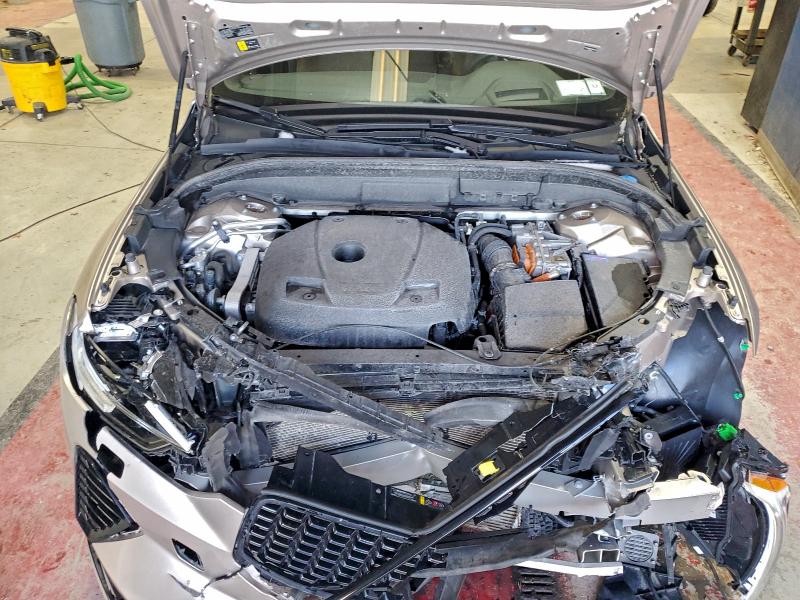 VOLVO XC60 ULTRA 2025 VIN YV4H60RM0S1050169