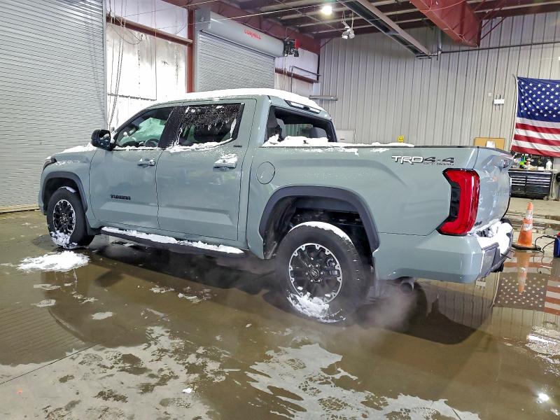 Фото 2 - TOYOTA TUNDRA