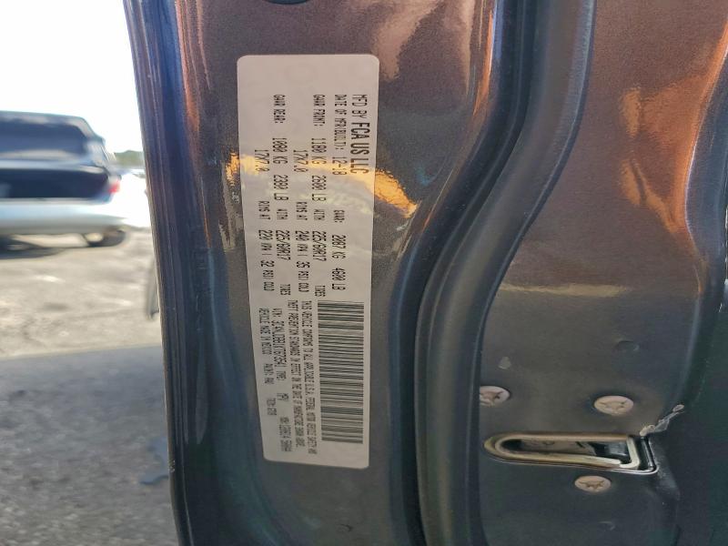 Фото 13 - JEEP COMPASS