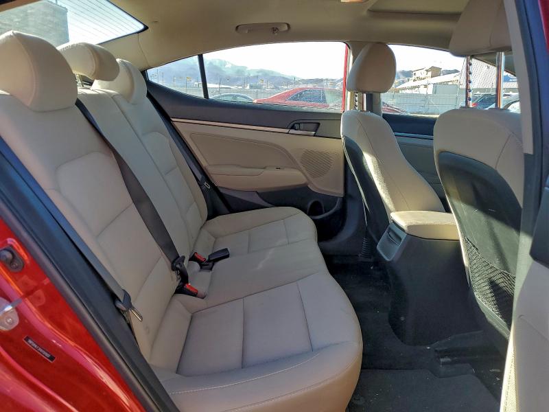 Фото 10 - HYUNDAI ELANTRA